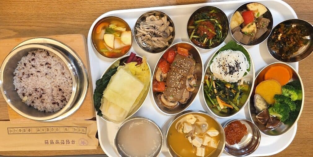 소면 나물무침, 버섯 고기구이, 찐 고구마·단호박