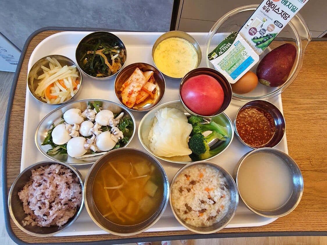 주꾸미 숙회, 달걀찜, 소고기 채소죽